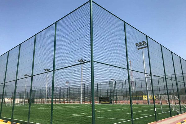 和记官网照明1000W投光灯用在迪拜的球场项目